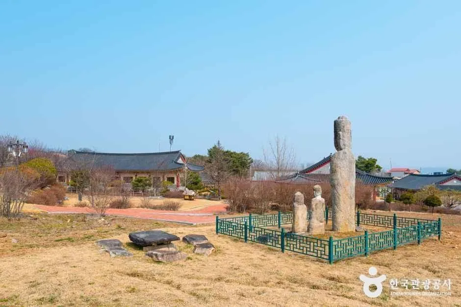 충북_증평_남하리 석조보살입상_2.jpg