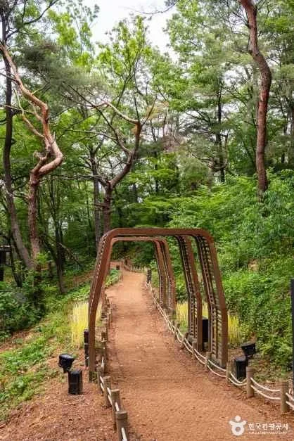 경남_밀양_밀양읍성_외부_4.jpg