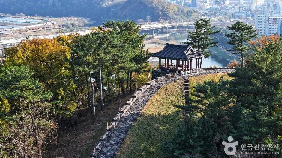 경남_밀양_밀양읍성_외부_6.jpg