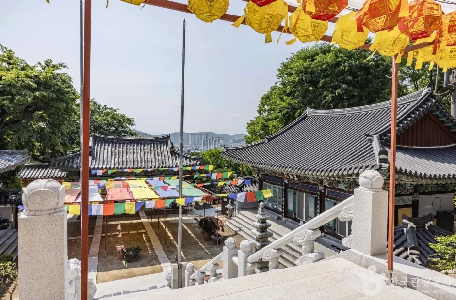 진주에서 만나는 역사의 향기와 화려한 빛, 호국 정취_경남_진주_호국사(진주)_2.JPG