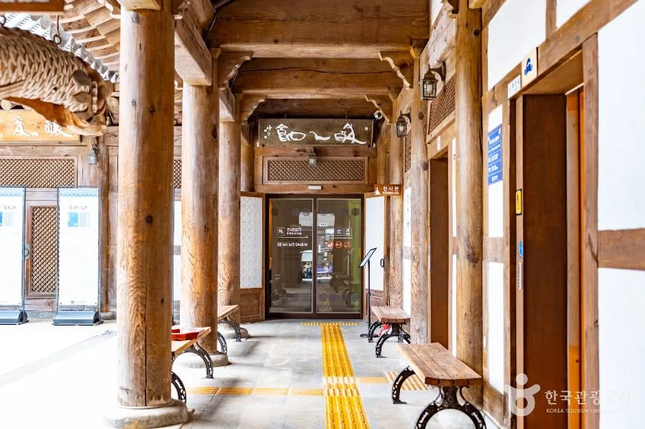 전북_전주_전통술박물관_외부_2.jpg