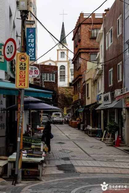 부산_중구_보수동책방골목_외부_4.png