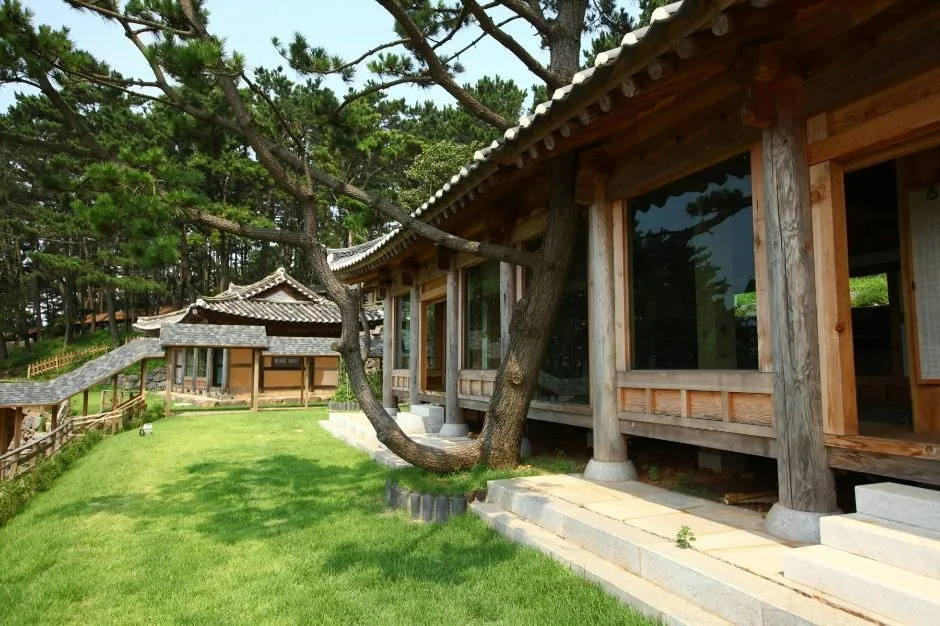 충남_보령_상화원_외부_10.jpg
