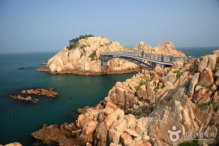 푸른 바다를 벗삼아 걷는 낭만 여행길, 울산