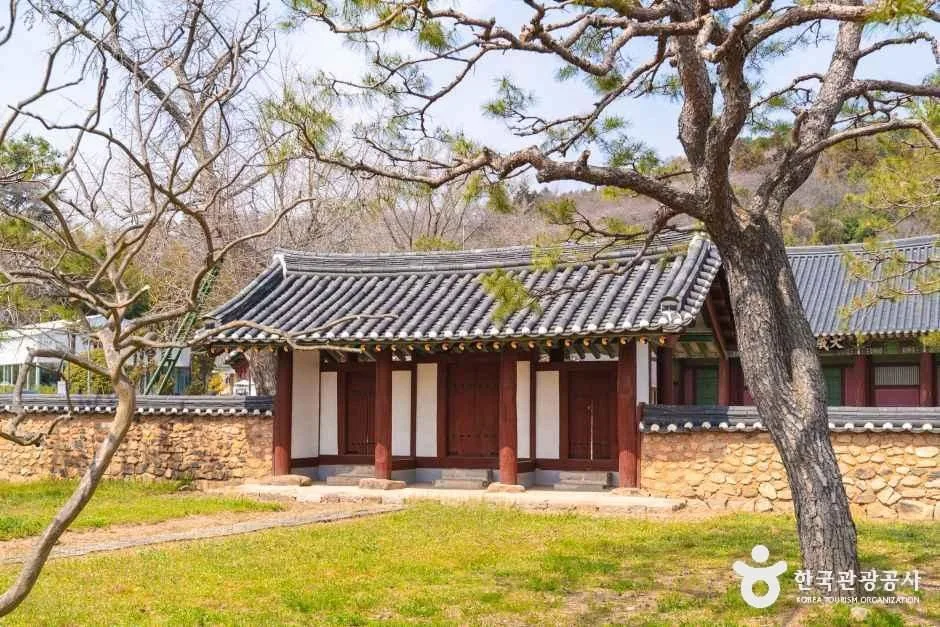전남_나주_나주향교_외부_3.jpg
