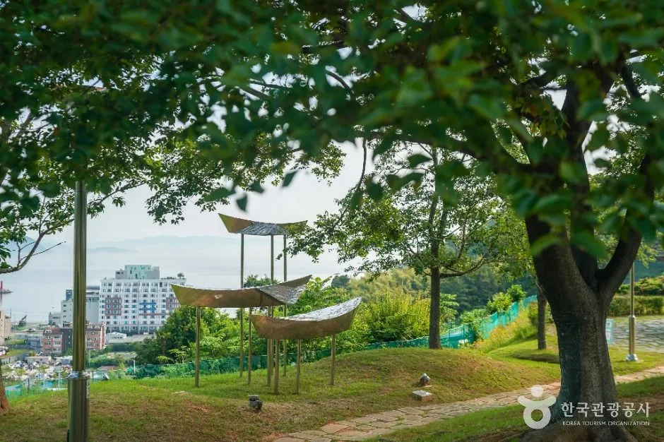 양지암조각공원