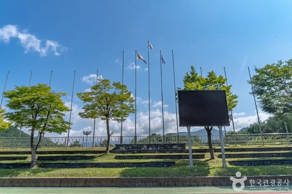 원통생활체육공원20_축구장스탠드