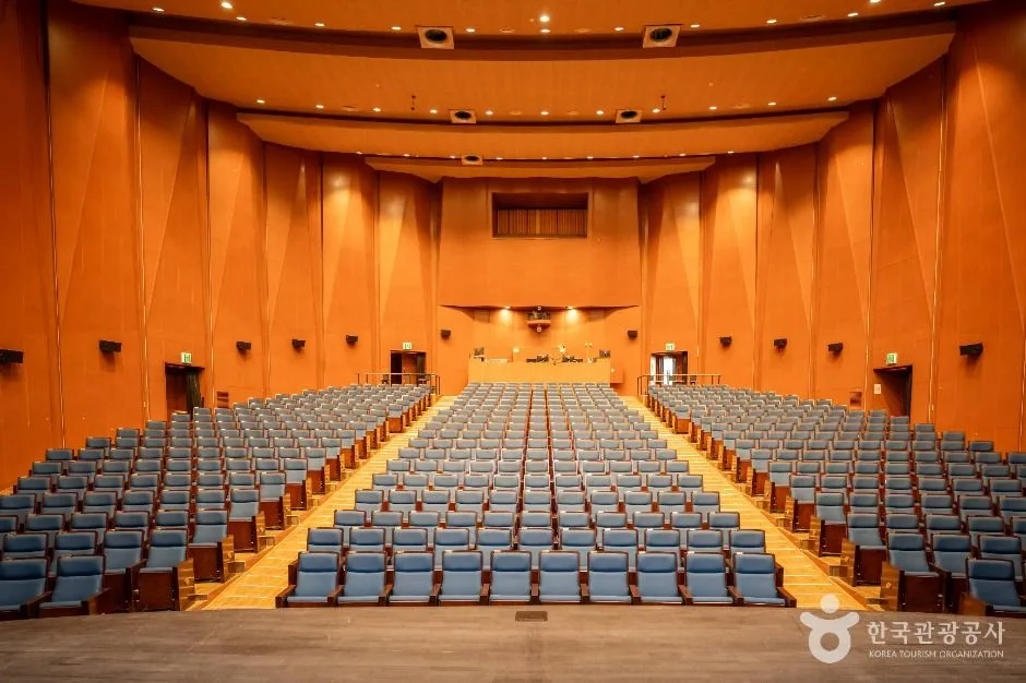 함안_함안문화예술회관 (2)