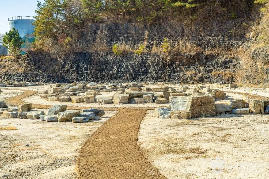서유리 공룡화석지 (무등산권 국가지질공원)