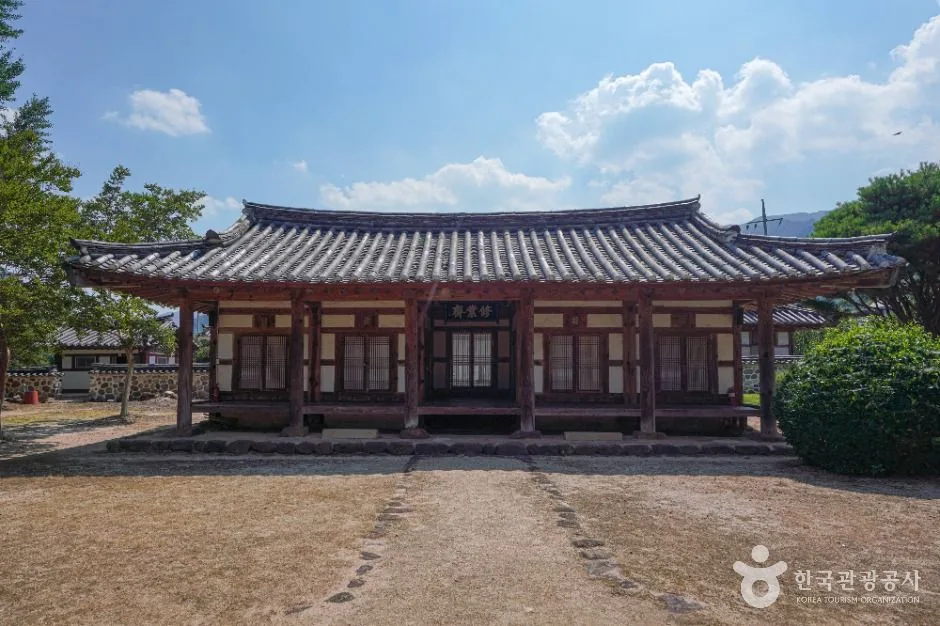 경남_산청_덕천서원_외부_11.jpg