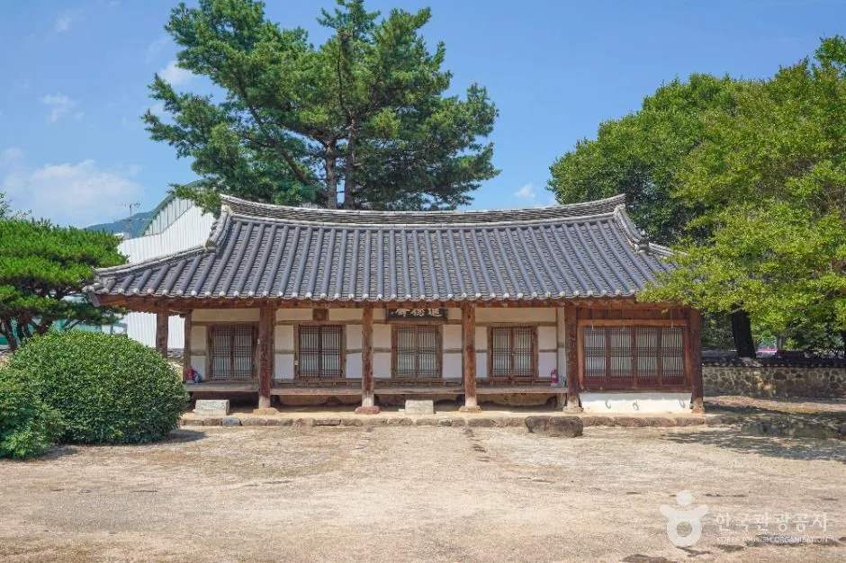 경남_산청_덕천서원_외부_12.jpg