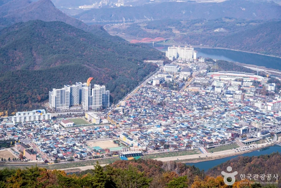 높은 곳에서 내려다본 가을, 전국 전망대 추천_충북_단양_양방산전망대_6.jpg