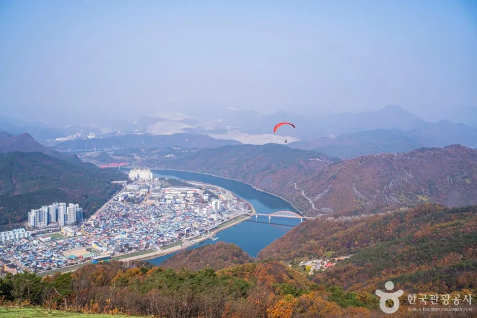 높은 곳에서 내려다본 가을, 전국 전망대 추천_충북_단양_양방산전망대_1.jpg