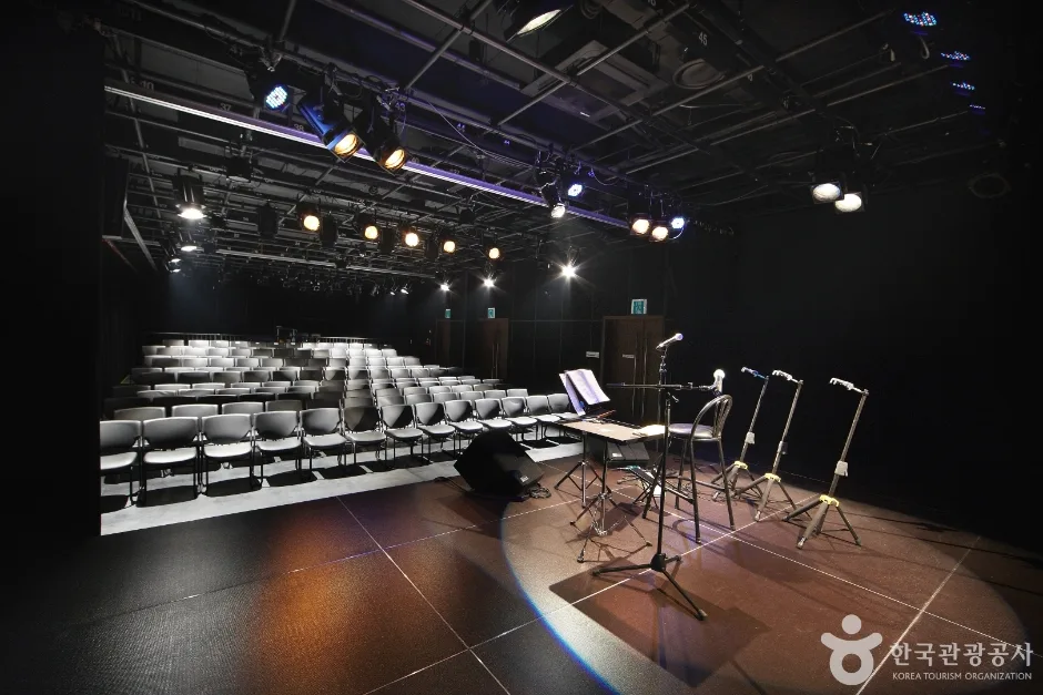 홍익대학교 대학로 아트센터 (8)
