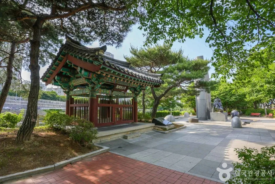 이공제비 및 군수이후범선영세불망비