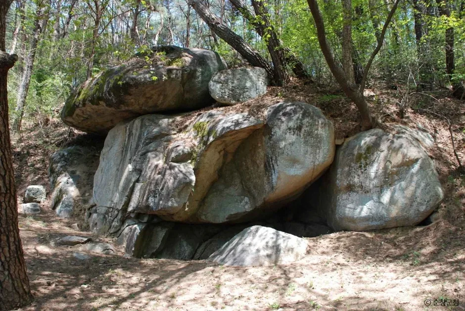 석산리 마애여래좌상 (5)