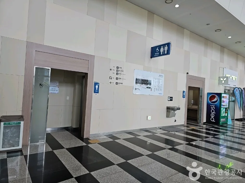 부산_해운대구_벡스코_외부_2.jpg