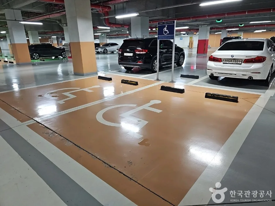 부산_해운대구_벡스코_내부_1.jpg