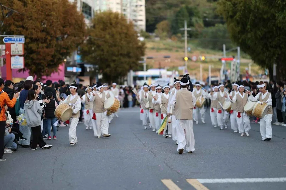 2026 여수동동북축제 포스터.jpg