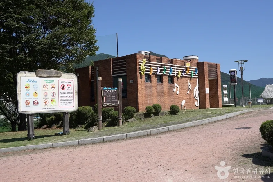 북한강야외공연장 (2)