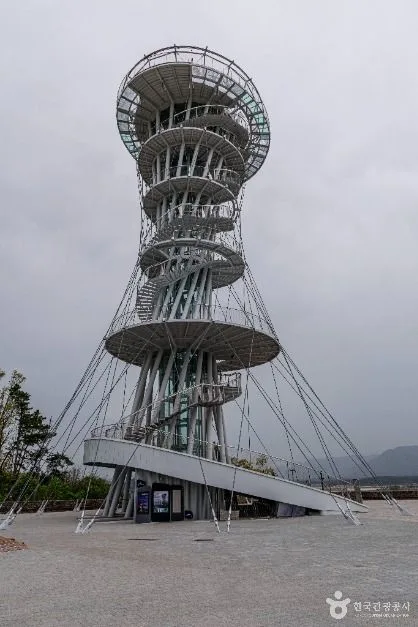 다리와 전망대, 폭포로 만나는 철원 한탄강 여행_강원_철원_횃불전망대_9.jpg