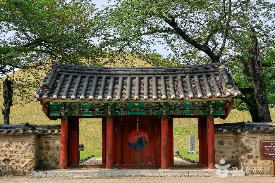 경북_경주_경주 대릉원 일원_외부_2.jpg