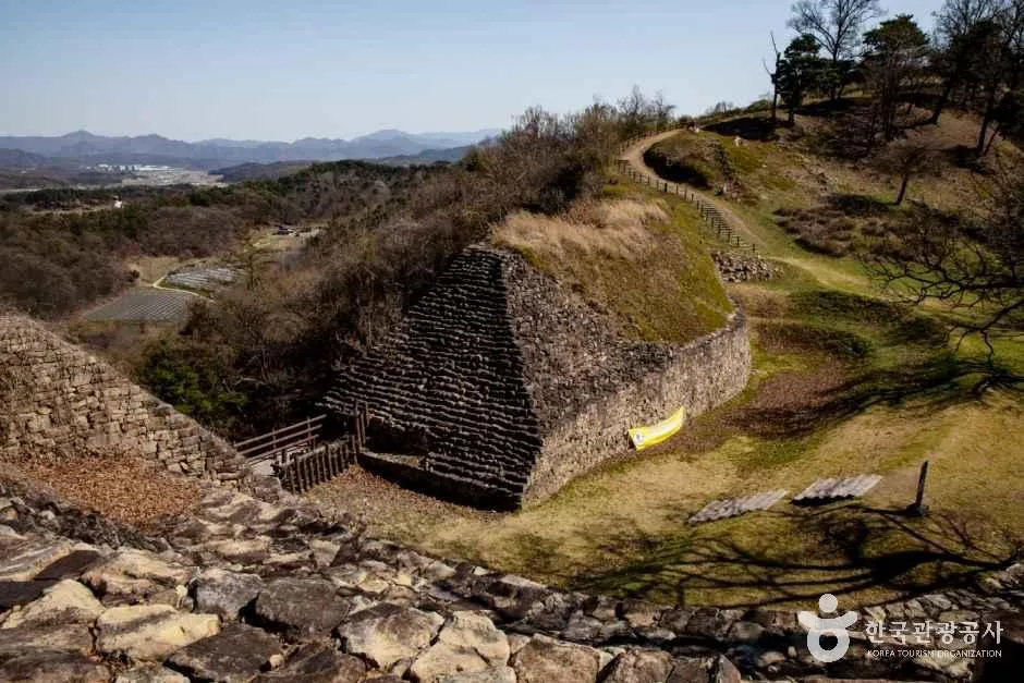 충북_보은_보은 삼년산성_외부_6.png