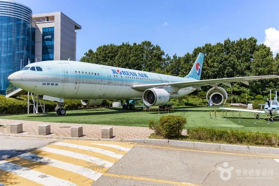 경기_고양_한국항공대학교 항공우주박물관_내부_1.jpg