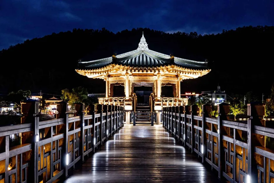 월영교