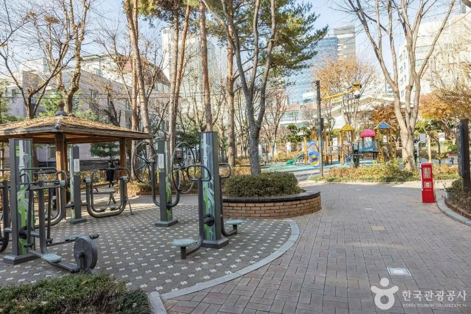 서울_강남구_역삼개나리공원_2