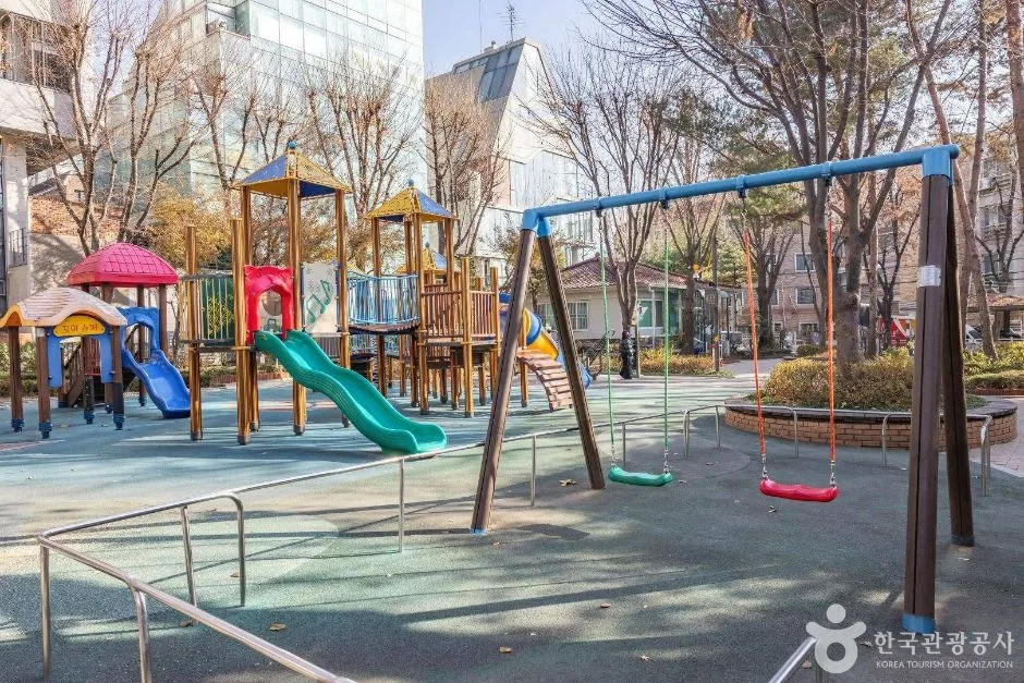 서울_강남구_역삼개나리공원_7