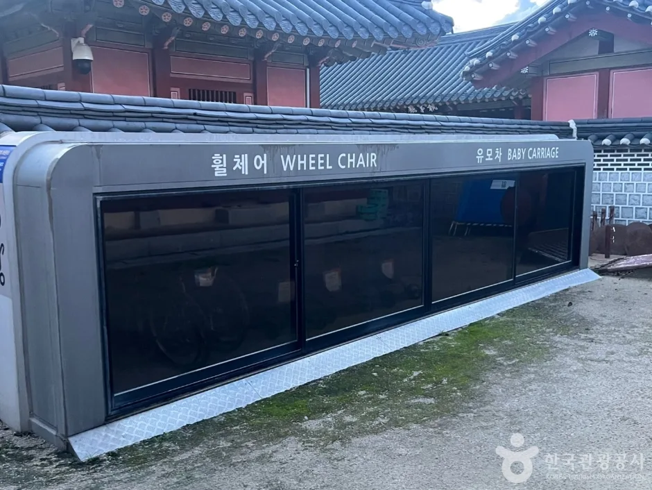 경기_수원_화성행궁_외부_08.jpg