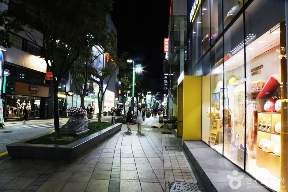 A03454_부산_중구_광복로문화패션거리 (11)