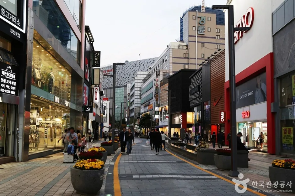 A03454_부산_중구_광복로문화패션거리 (19)