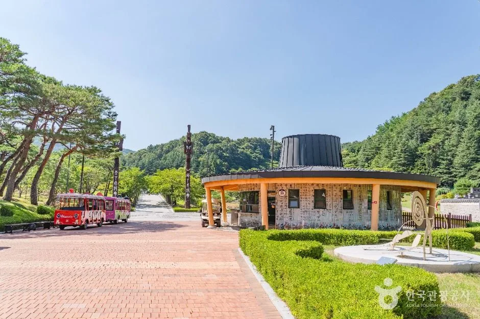 경북_김천_직지문화공원_외부_7.jpg