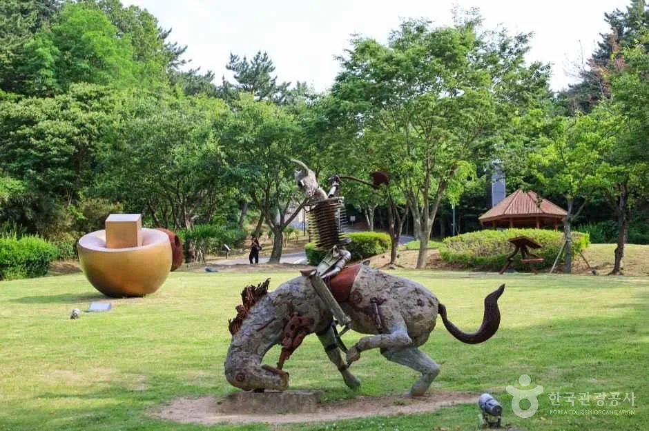 경북_포항_포항시립미술관_내부_5.jpg