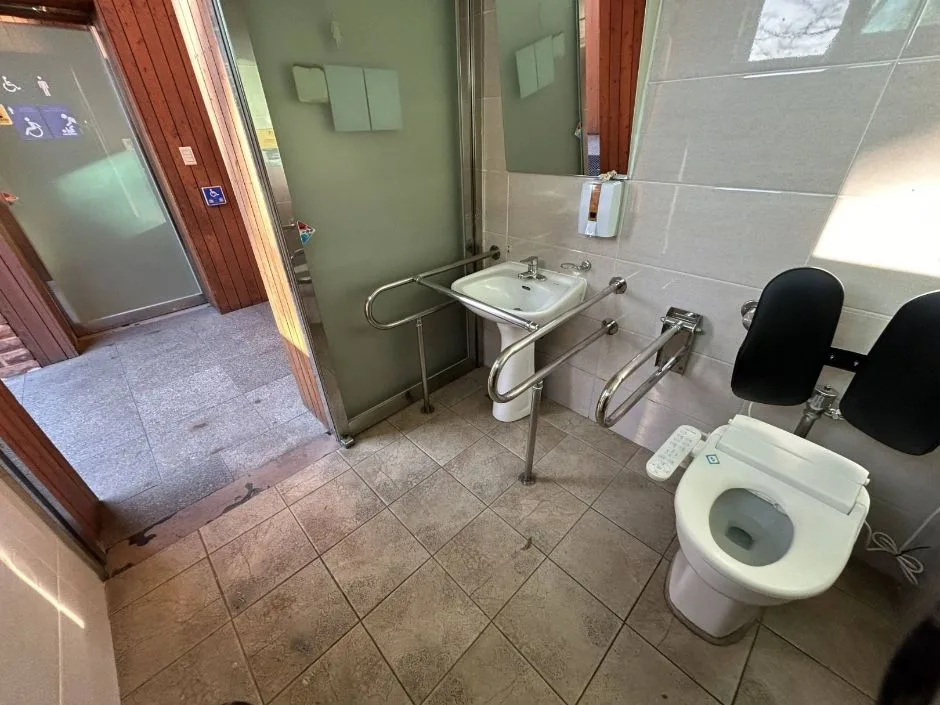 남산순환나들길 화장실 입구