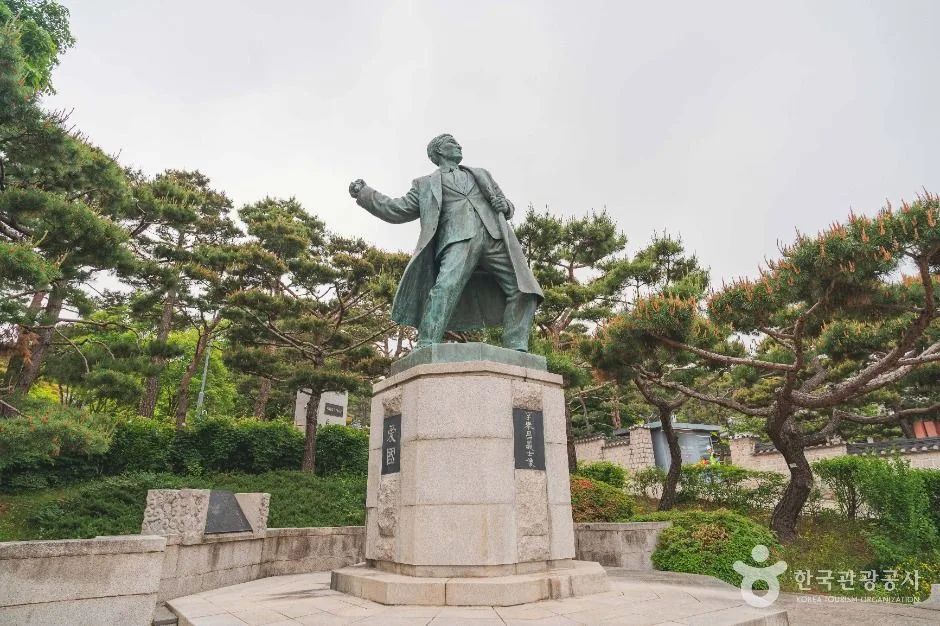 이봉창 의사 동상
