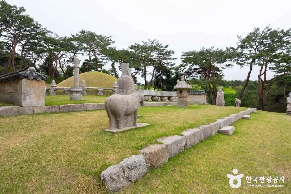 경기_여주_여주 영릉과 영릉_내부.jpg
