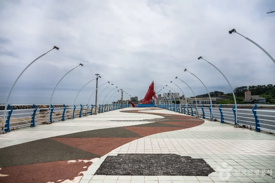 정자항 귀신고래등대001