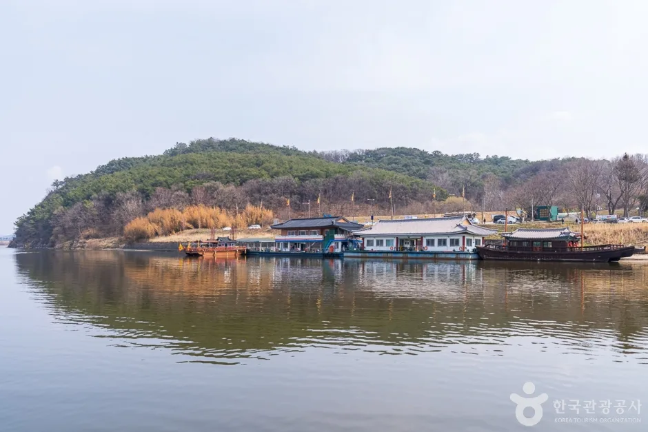 고란사유람선 (2)