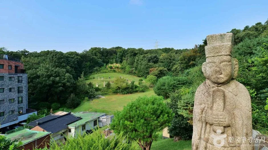 류순정·류홍 부자 묘역 (5)
