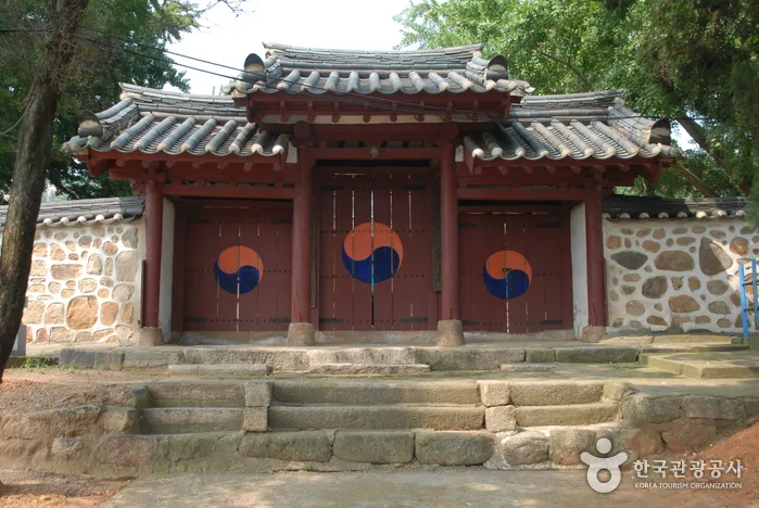 충남_태안_태안향교_외부_8.jpg