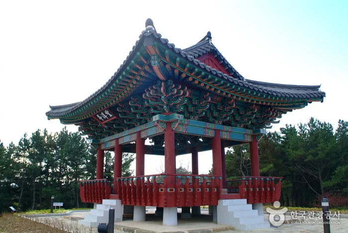 울진 관동팔경에서 아름다운 동해안 해변을 거닐다