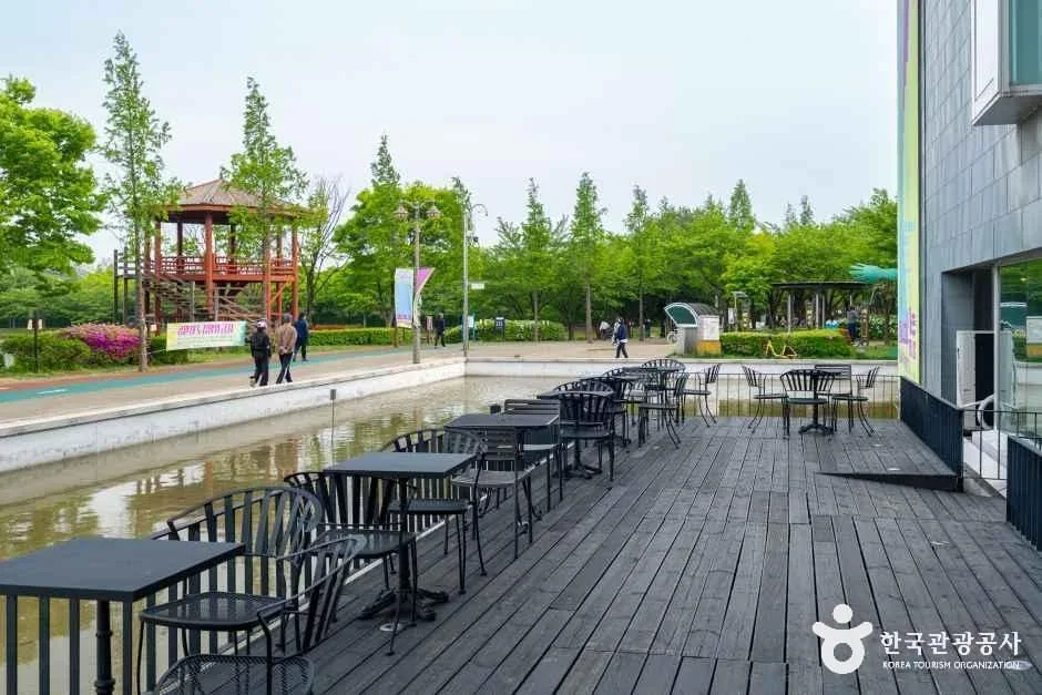 경기_안산_경기도미술관_외부_7.jpg