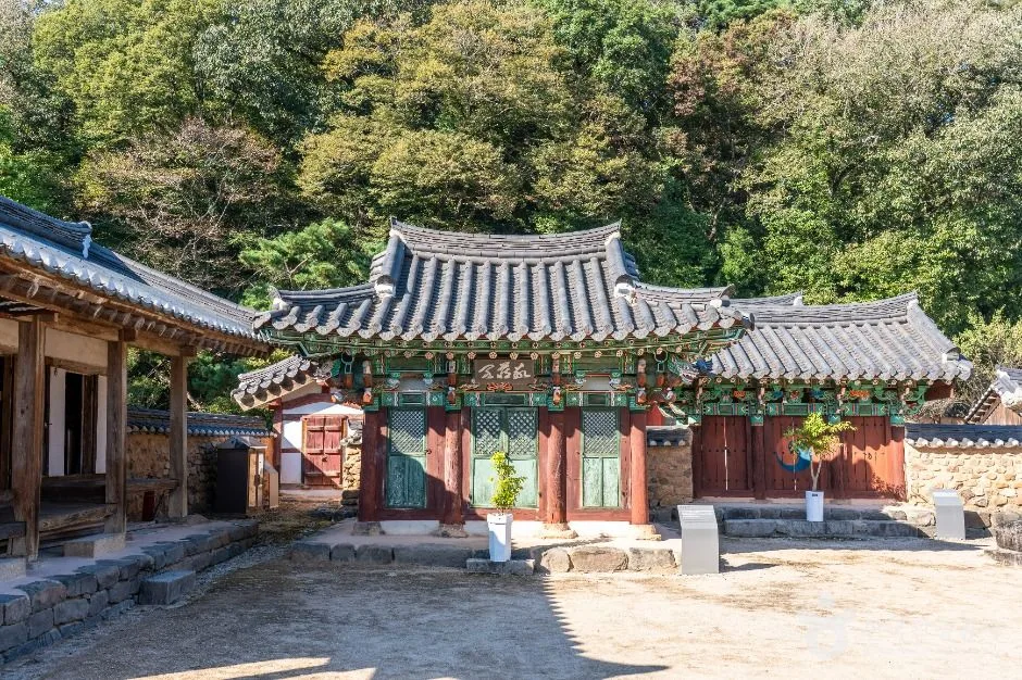 전남광주_장성_필암서원_외부_10.jpg