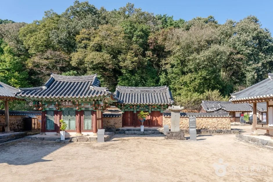전남광주_장성_필암서원_외부_1.jpg