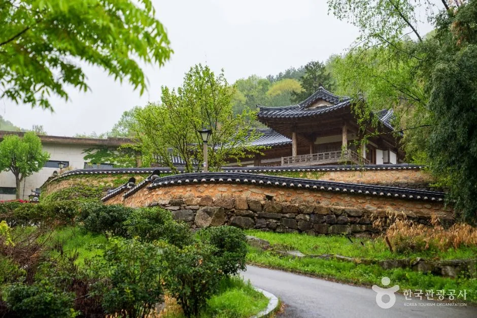 전북_완주_오성 한옥마을_외부_6.jpg