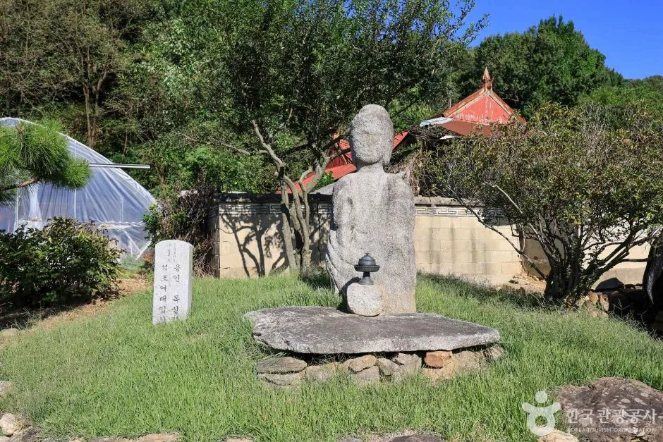 경기_용인_원삼면 목신리 석조여래입상 (2)