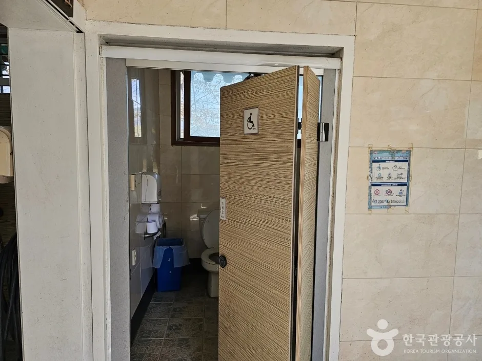 경북_김천_직지사_외부_1.jpg